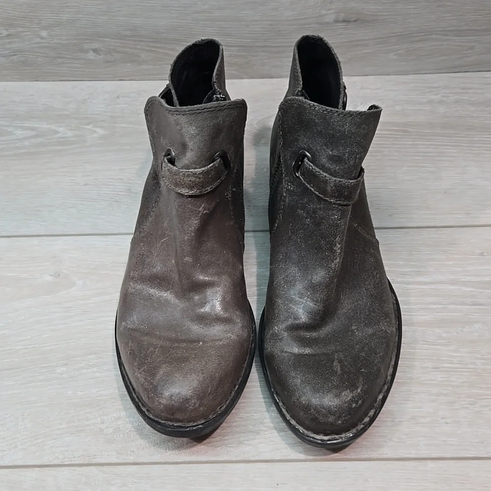 Born Women Jem  Distressed Leather Moto Ankle Boots shoes sz 7M